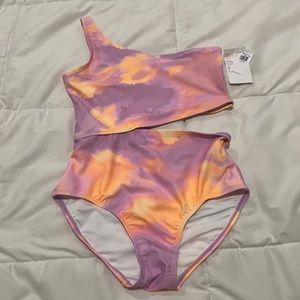 NWT! Old Navy one piece cut out swimsuit Size L 10/12